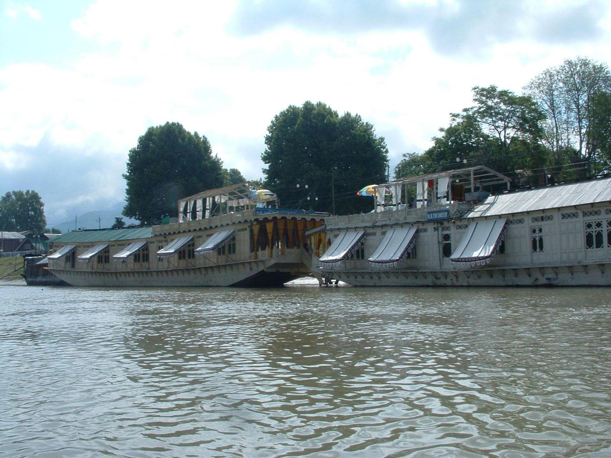 The Shelter Group Of Houseboats & Tour Organiser Srīnagar Eksteriør bilde